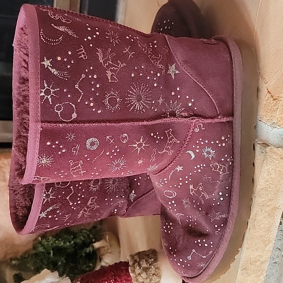 Ugg | Classic Zodiac Mid-Calf Boot - Picture 7 of 10